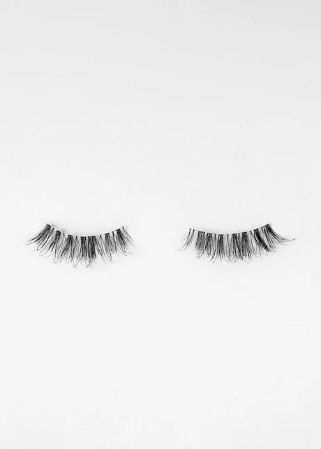 Kara beauty lashes wispy